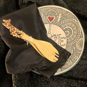 Be Hun In handcrafted pottery bowl